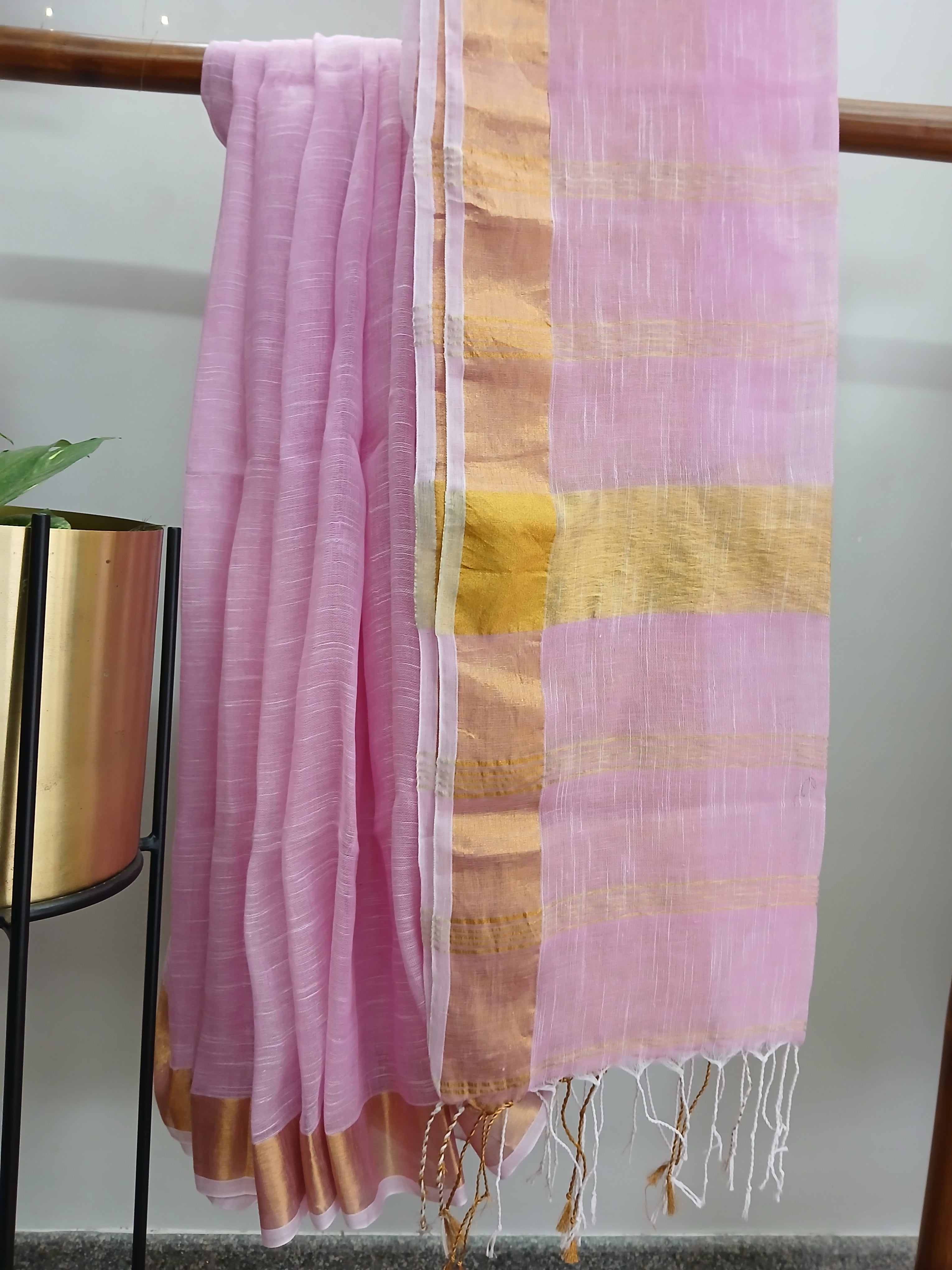 Saree Handloom Linen Plain & Zari