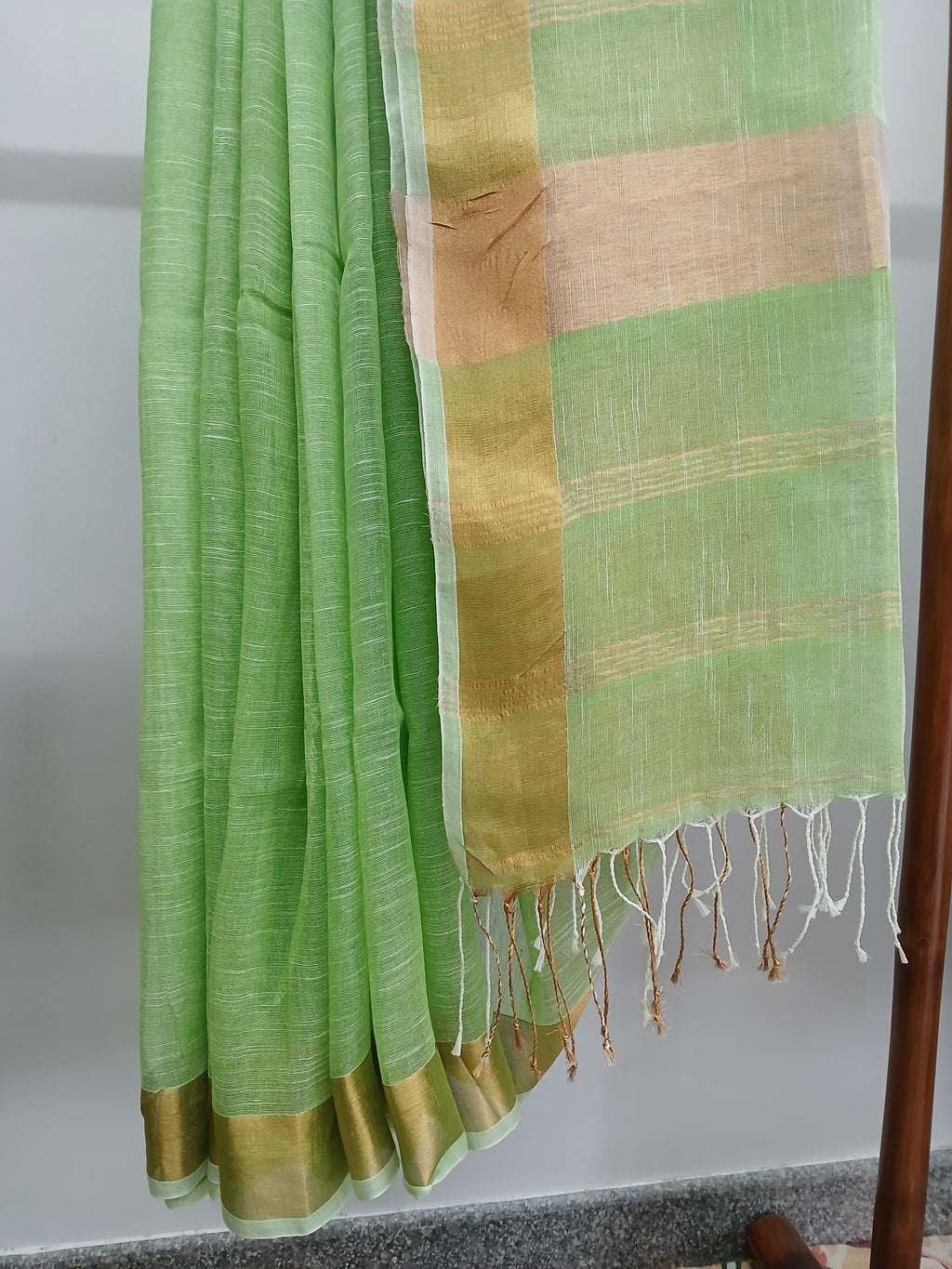 Saree Handloom Linen Plain & Zari