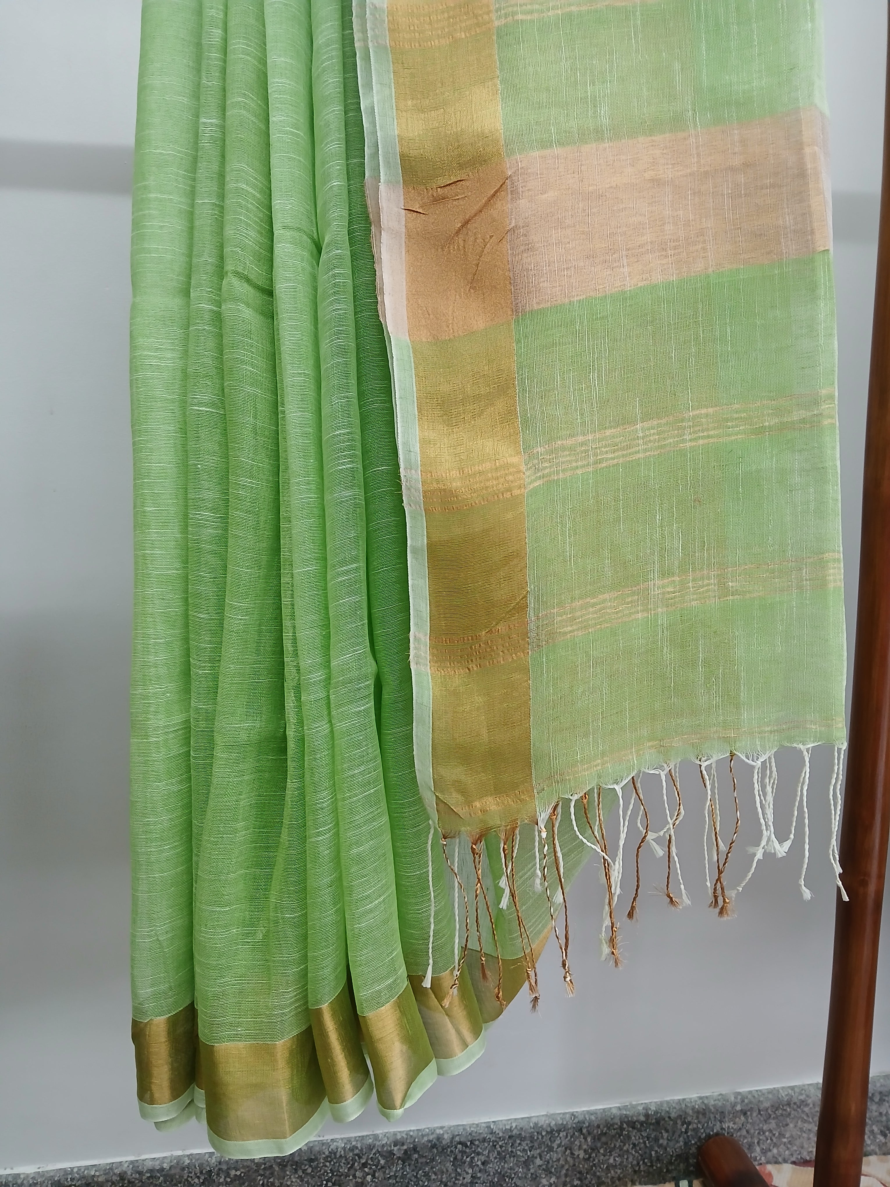 Saree Handloom Linen Plain & Zari