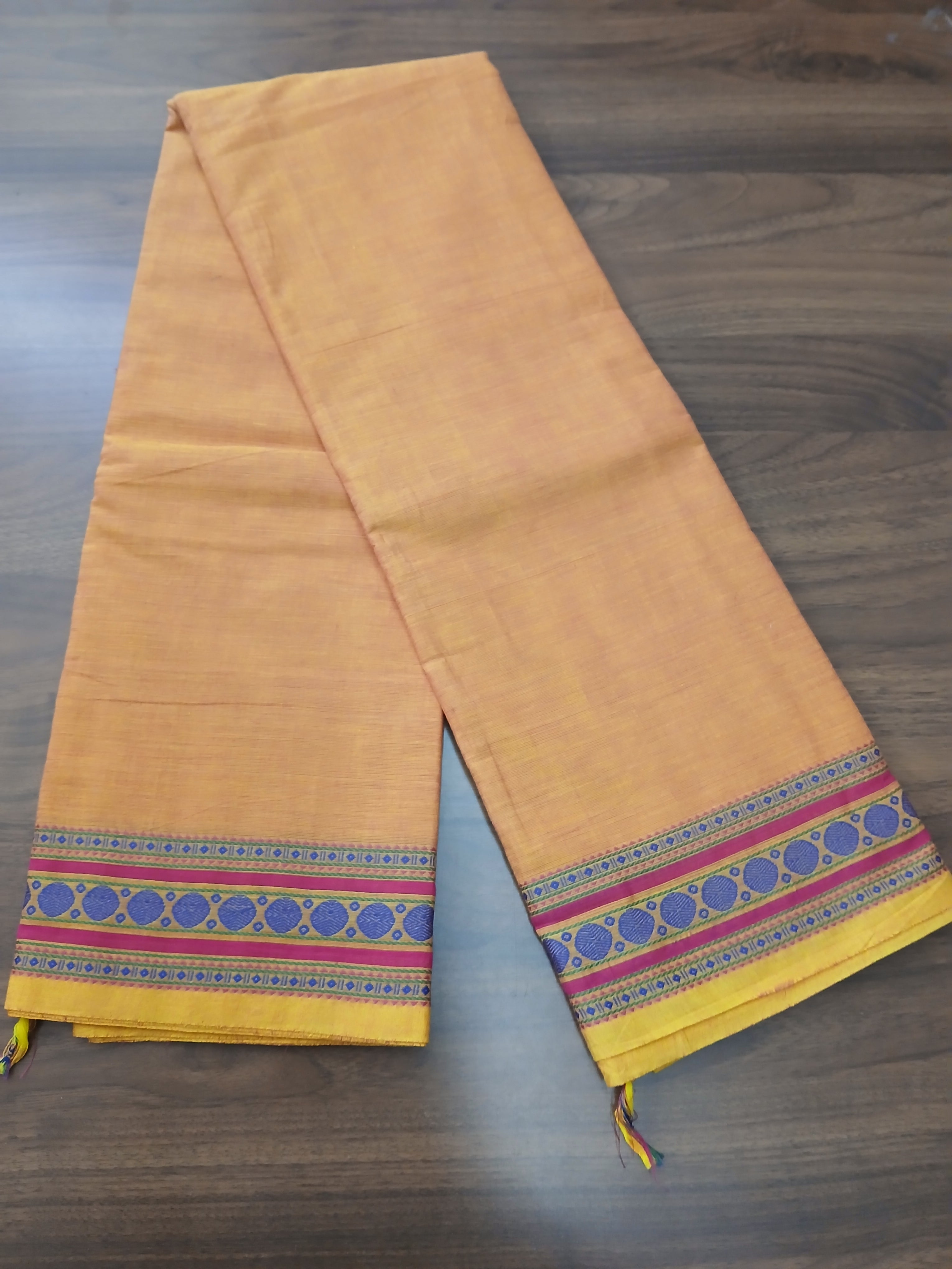 Saree Handwebstuhl mit Bordüren