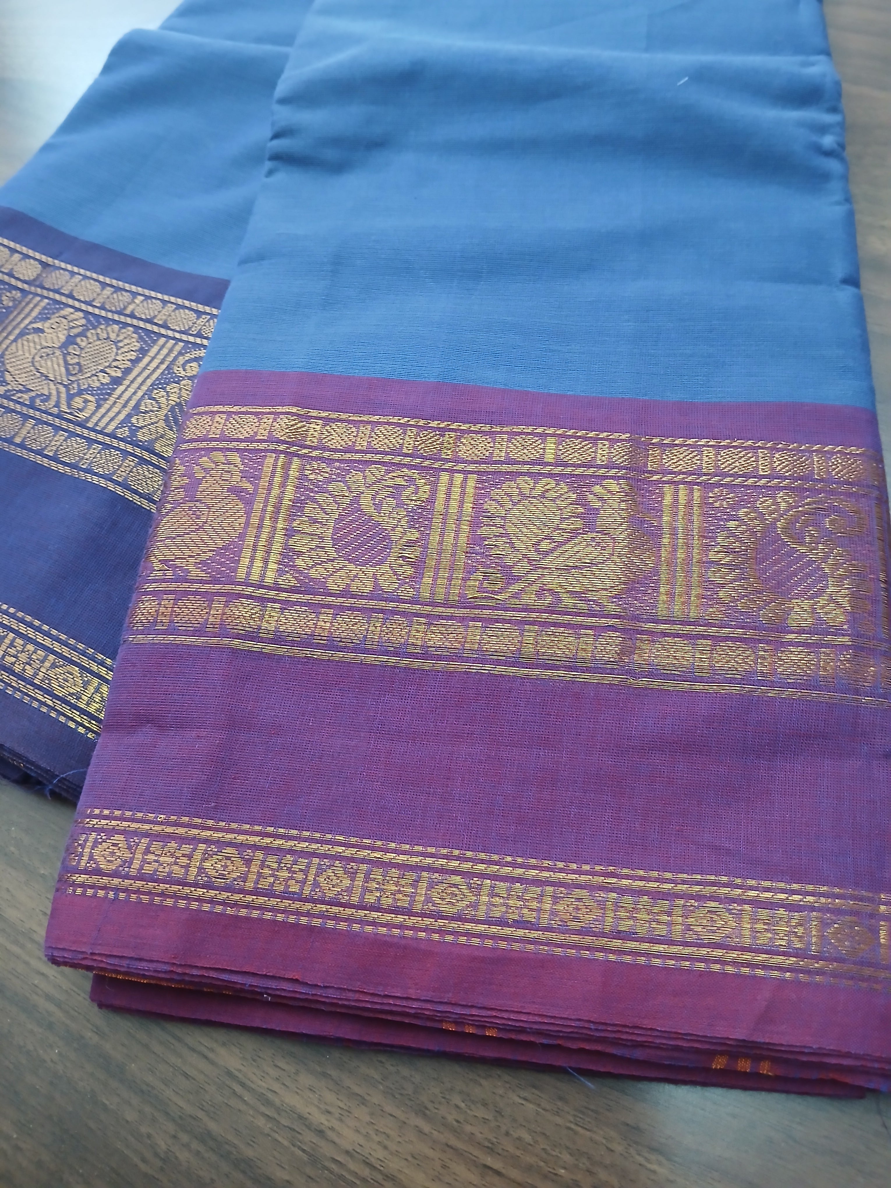 Sari tissé main avec bordures