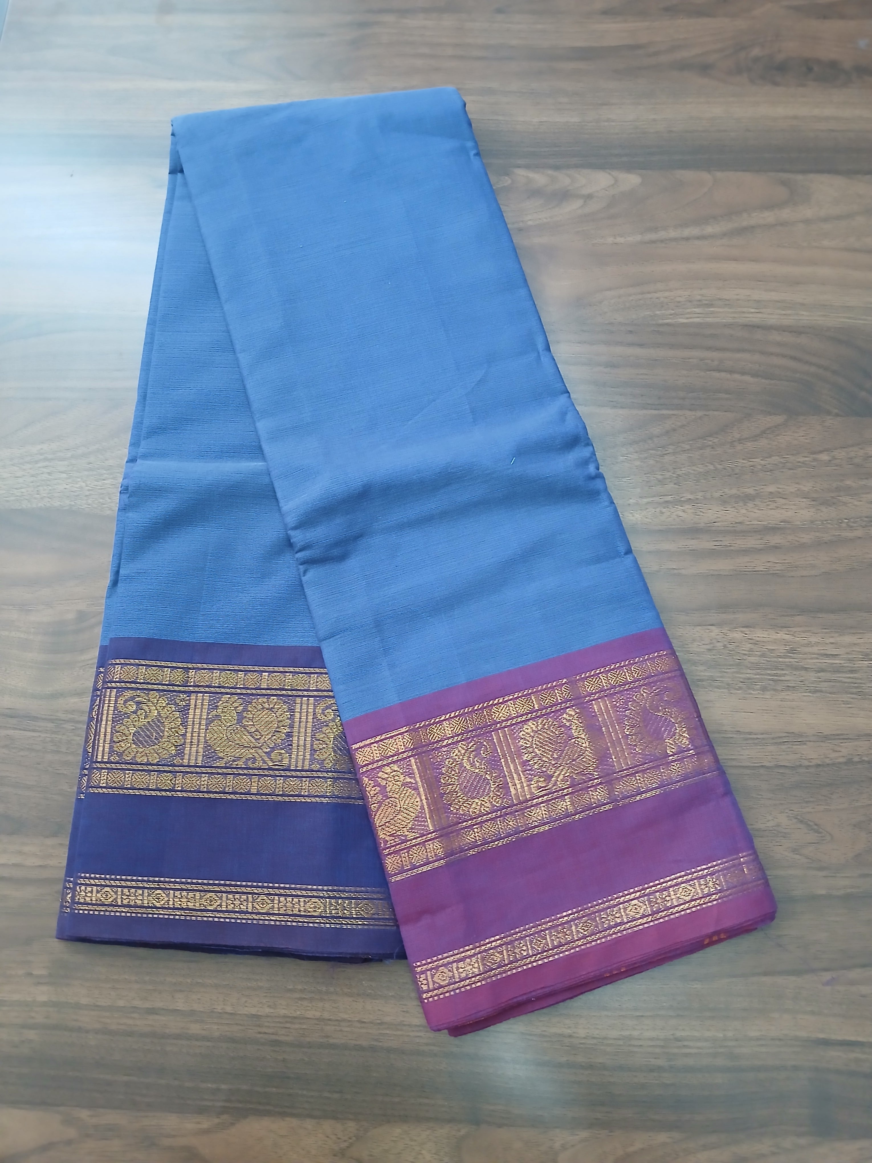 Sari tissé main avec bordures