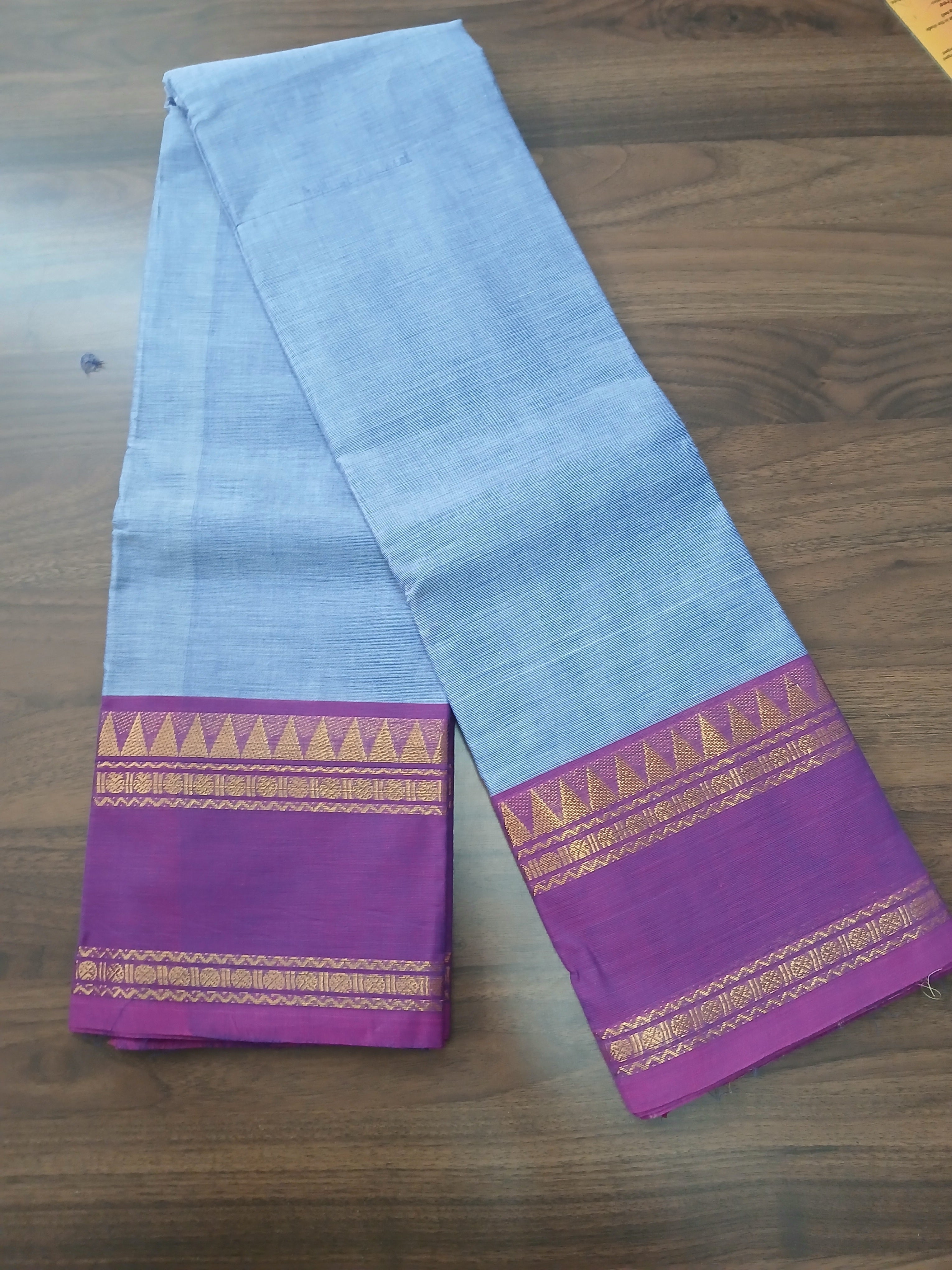 Sari tissé à la main avec bordures